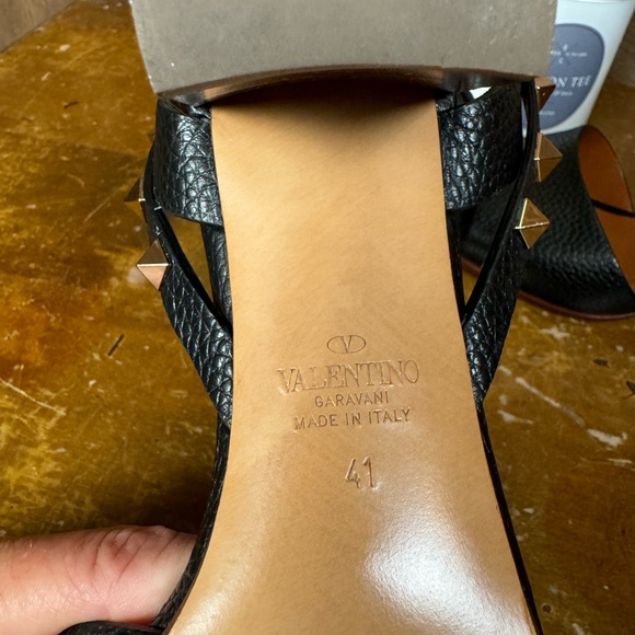 Valentino "Authentic" Black Textured Leather Sandals - Size IT 41 - US 11 - Picture 10 of 13